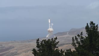 Her blir avskjæringsmissilet som har med seg EKV skutt opp fra Vandenberg-basen.