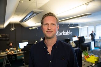 Håpet å selge for 1 million kroner på tre måneder. Der bommet de kraftig: – Vi er ekstremt overrasket over at vi har solgt for 100 millioner på et halvår. Et gledelig sjokk, sier Gustav Faller.