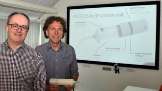 Per Reidar Ørke og Øyvind Tjølsen presenterte Excitus' sugepumpe på Pumps & Pipes' pizzaseminar.
