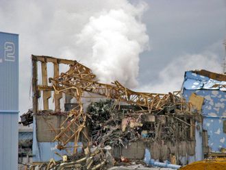 Kraftverket så ut som et utbombet krater dager etter ulykken, blant annet fordi det kom en rekke eksplosjoner i dagene etter tsunamien, da våtgass hadde dannet seg i reaktorbygningen.