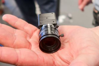 Inspeksjonskamera: Kameraene som skal fotografere det norsk strømnettet er ikke som vanlige kameraer. De er knøtt små, men tar biler med ekstrem kvalitet.