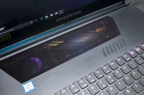 Her ser du faktisk pekeplaten til Acer Triton 700.