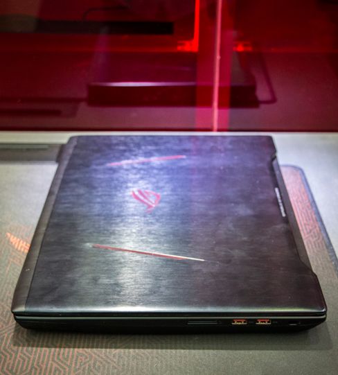 ROG Strix GL702ZC har identisk design som mange av Asus' øvrige Intel-baserte modeller med Nvidia-grafikk. Kun innmaten er ny.