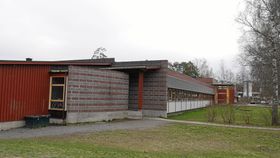 KAN BLI DIN: Sofiemyrtoppen skole vurderes solgt.