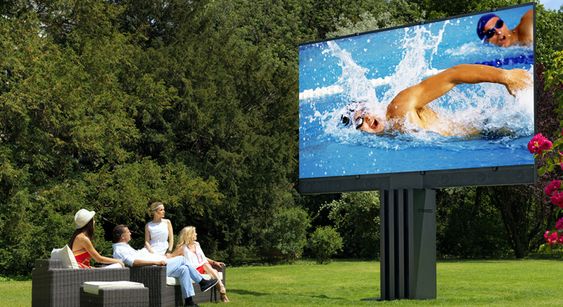 Verdens største utendørs-TV ble lansert av C Seed allerede i 2011.