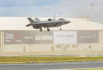 Vertikallanding med F-35B på RAF Fairford i fjor sommer.