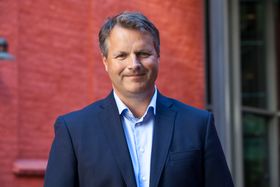 Anders Rikter forlater nå det røde Schibsted-bygget i Apotekergata.