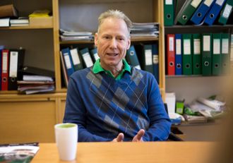 DYRKJØPT ERFARING: – Vi har skjerpet alle rutinene for å hindre flere dataangrep, forteller Hans Jørgen Struksnæs i Røwdehjul AS. (Foto: Peter Figueiredo).
