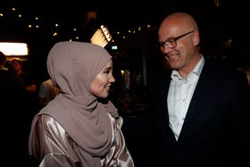 Før sommeren møtte skuespiller Iman Meskini NRK-sjef Thor Gjermund Eriksen.