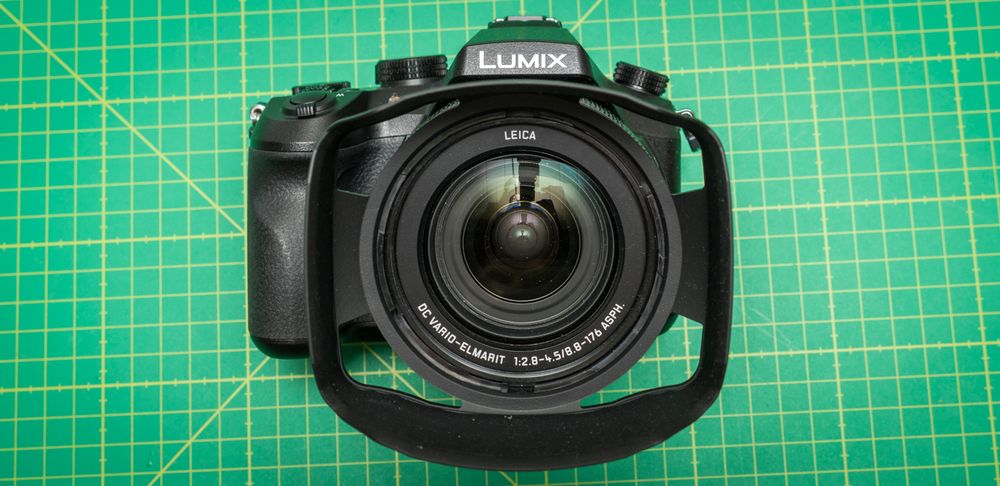 Panasonic Lumix DMC-FZ2000