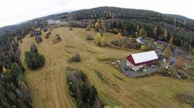 LANDLIG IDYLL TIL SKYTEBANE: Her kommer beredskapssenteret, og støyen fra det planlagte senteret bekymrer mange i kommunen.
