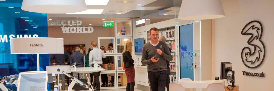 Nettverksdirektør Phil Sheppard i operatøren Tre mener det må gjøres noe med utbyggingskostnadene for 5G.