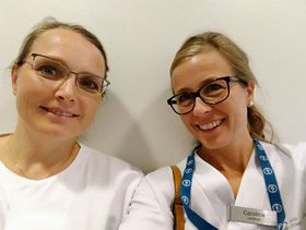 ERFARNE: Jordmødrene som driver Hent Jordmora, Wenche Willassen og Caroline Dehle, jobber begge på rikshospitalet.