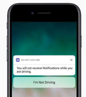 iOS 11 kan oppdage om du kjører bil, og automatisk skru av forstyrrende varslinger.