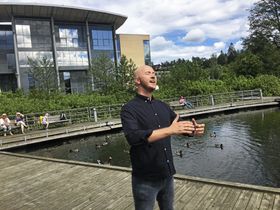 STORTRIVES: Terje Sporsem har funnet sitt nye hjem i Oppegård. Han elsker sin nye hjemplass.