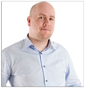 Mikael Kolding, markedssjef i Proshop, sier etterspørselen har vært høy, men at de fortsatt har noen spillkonsoller igjen.