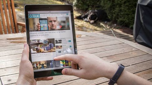 Du må ikke ha en ny iPad for å spille av video, men det hjelper på bruksopplevelsen. Her avbildet årets iPad-modell.
