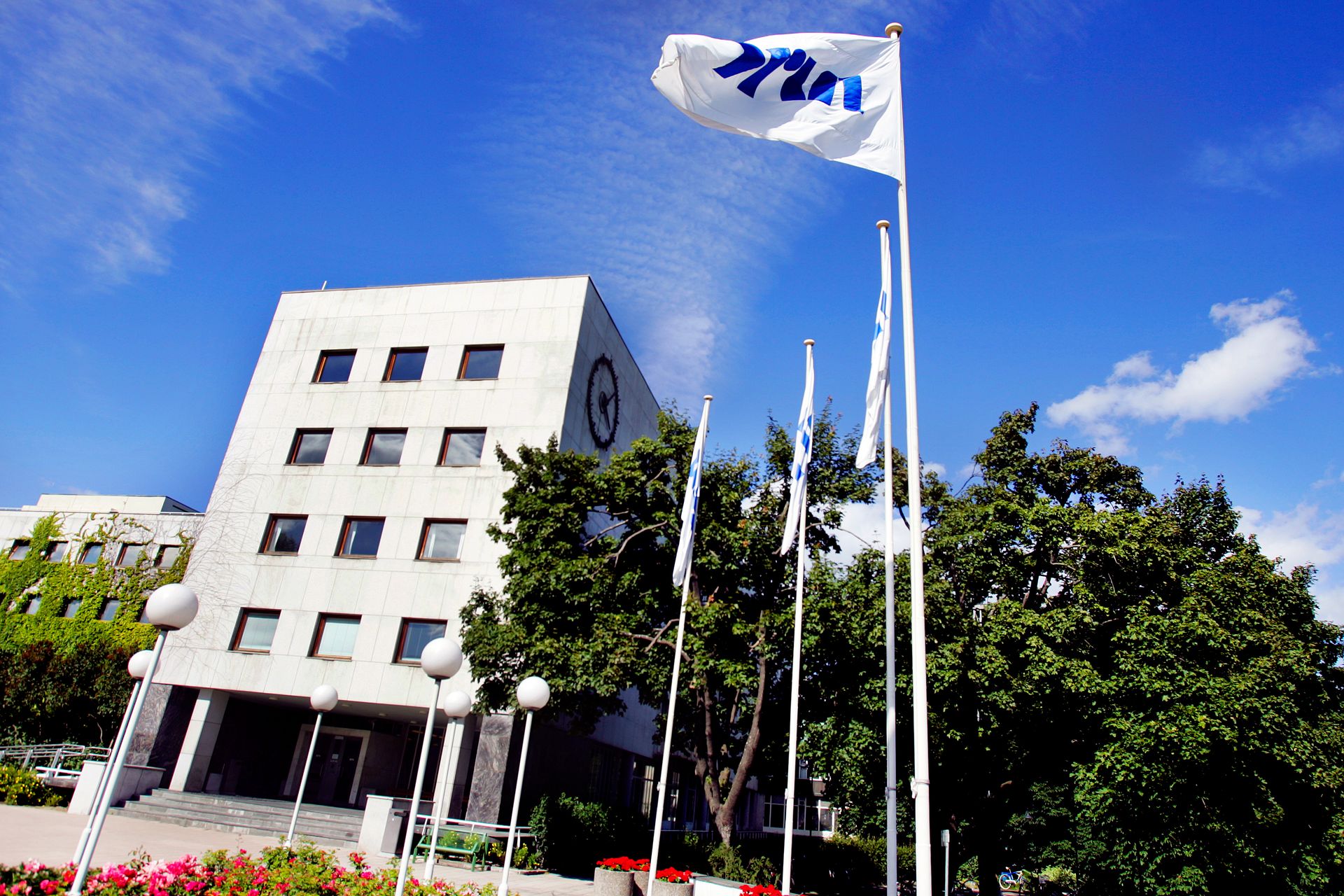 Her er lønnstoppen i NRK: 73 ansatte tjener over 1 million kroner - langt over snittet for norske redaktører