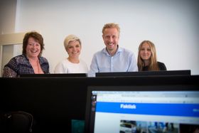 Deler av Faktisk-redaksjonen på jobb under lanseringsuka i juni. Fra venstre: Signe Karin Hotvedt, Silje S. Skiphamn, Kristoffer Egeberg og Mina Liavik Karlsen.