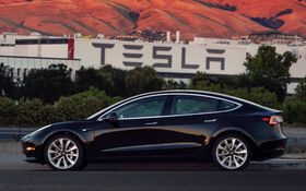 Tesla Model 3.