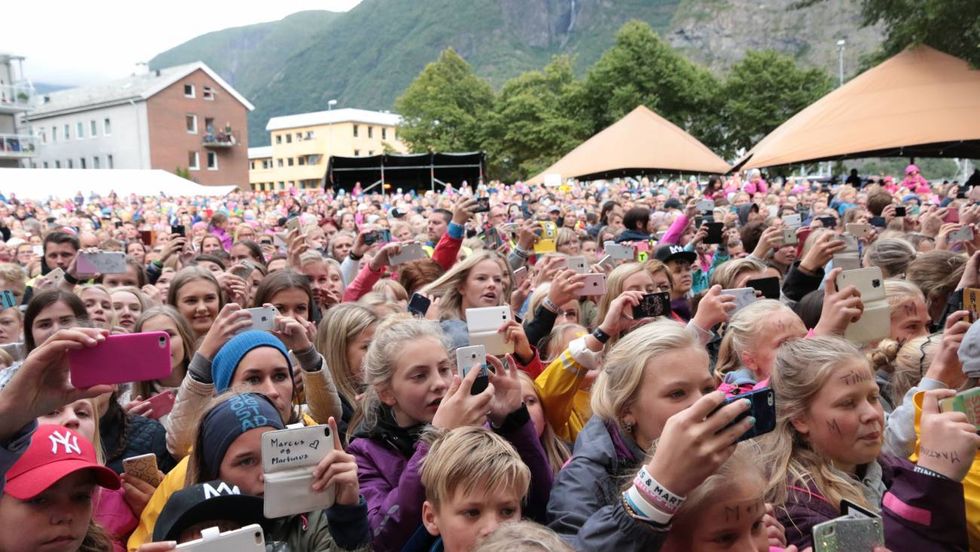 Regjeringa set av 350 millionar til festivalsommaren: – I praksis betyr det at blir Målrock