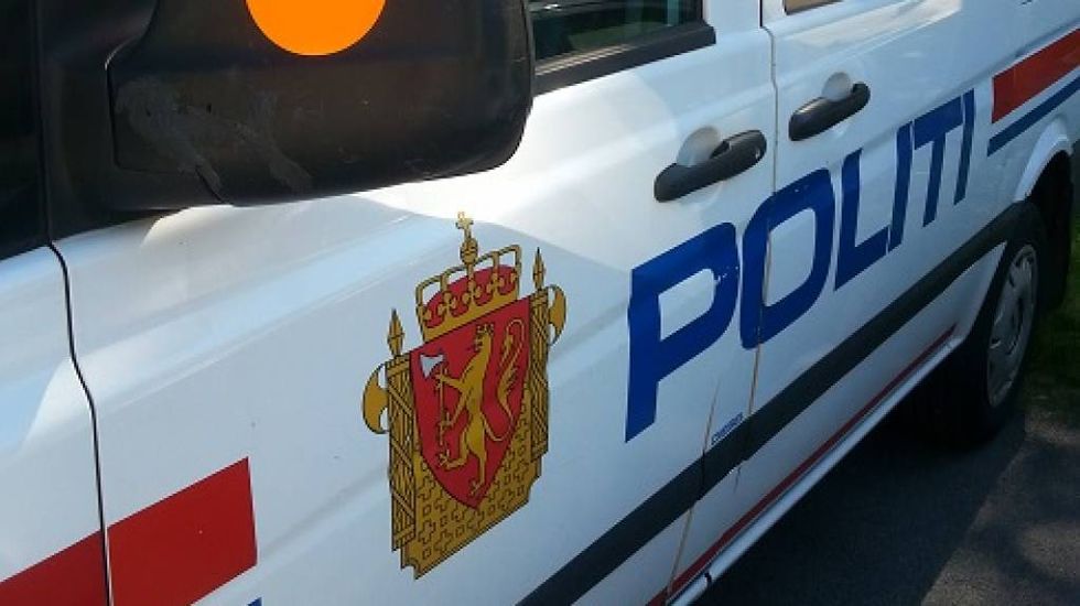 STOPPA: Mannen stoppa ikkje for blålysa med det same, men slapp ikkje unna straff.