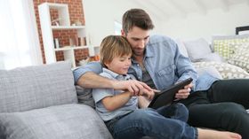 I staden for å koma til kort; Søk saman på nett, og lær noko nytt saman. Og få ei hyggeleg stund for familien samstundes.