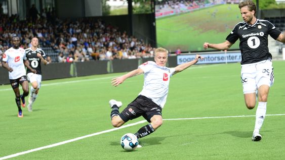 TRUA: Sogndal var ingen kasteball mot serieleiaren som tidvis låg djupt og lot heimelaget trille ball.
