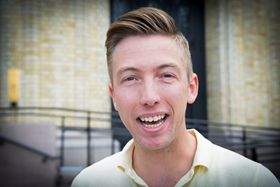Journalist Lars Joakim Skarvøy i VG utenfor Stortinget.