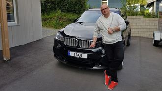 Vegard Myhre fra Trondheim kjører rundt med helt spesielle bilskilt, skrev Adressa da de omtalte saken først for litt over en uke siden.