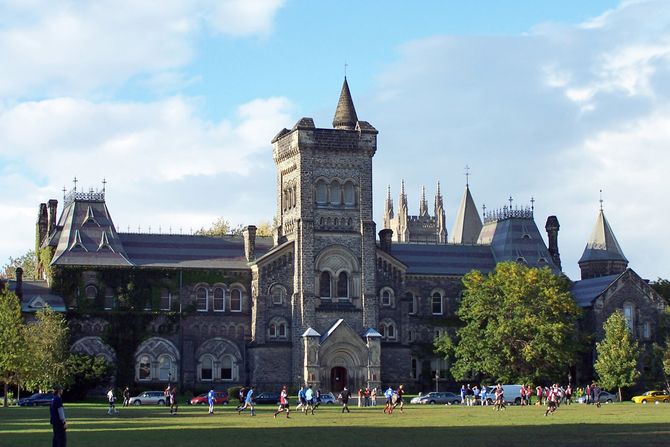 Ved University of Toronto går Madeline på et av de mest prestisjetunge studieprogrammene i Canada.