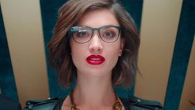 Kombinert med spesiallagde innfatninger ser Google Glass litt mer normalt ut.