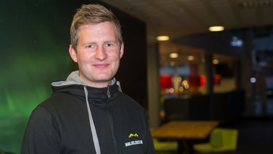 OVER ALL FORVENTING: Målrock-sjef Thomas Nordheim Moen hadde ikkje sett for seg fullsett sal til førestillinga om den ukjente poeten.