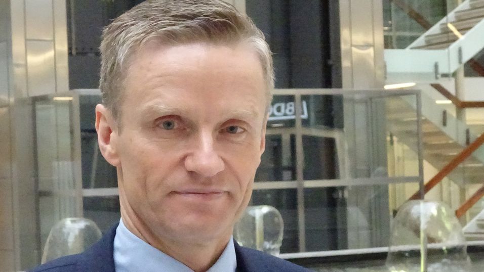 Konsernsjef Eirik Lunde i Nextgentel vil heller utvikle mobilporteføljen dersom han ikke får en god pris for den.