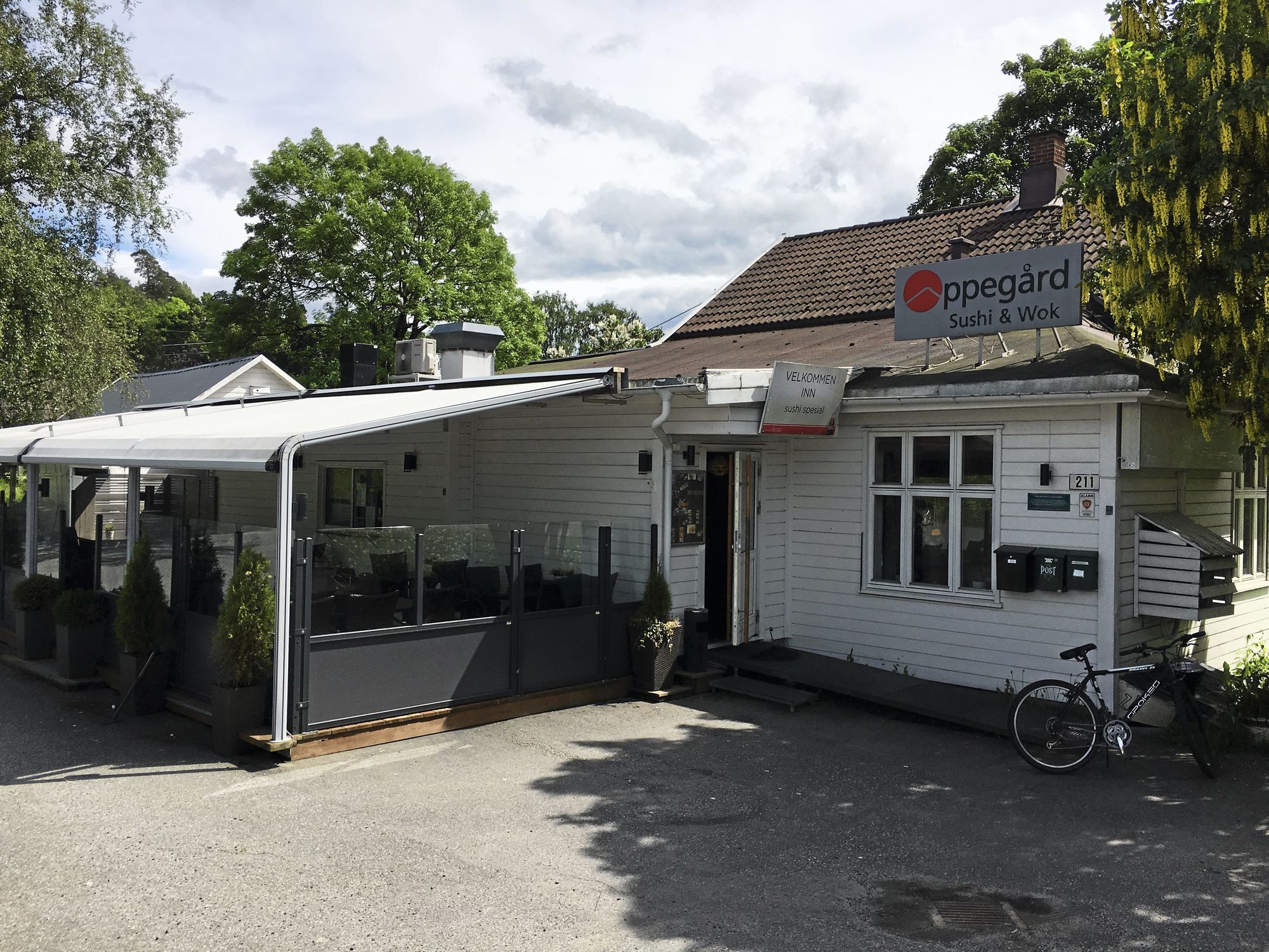 ØNSKER DEG VELKOMMEN: Tommy Pham ønsker deg velkommen til en kulinarisk opplevelse på Oppegård..