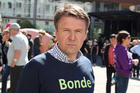 Leiar i Norges Bondelag, Lars Petter Bartnes, er frustrert over at regjeringa prøvar seg på ein omkamp med Stortinget.