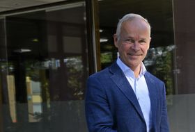 KOMMER OGSÅ: Kommunal- og moderniseringsminister, Jan Tore Sanner..