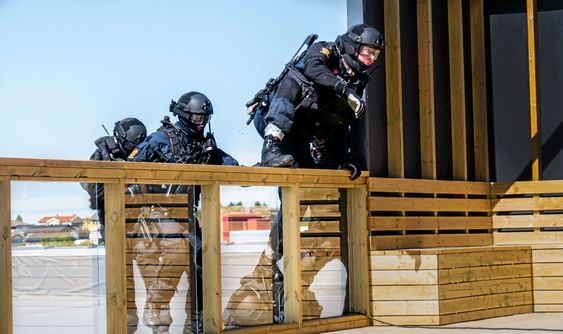 I AKSJON: Her ser du operatører fra beredskapstroppen under trening. Slik blir det også på Taraldrud..