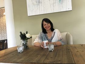 KLAR MED NY OPPSETNING: Kolbotn-kvinnen Marianne Mørk gleder seg til premieren på jubileumsforestillingen «Pinocchio» i Rådhusteateret i Ski..