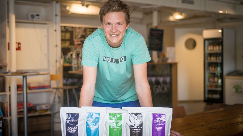 KAFFI: Kjetil Russenes skal bruka midlane til å styrka og utvikla nettbutikken til Sognefjord Kaffibrenneri.