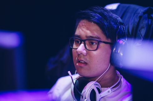 Dennis «Denden» Bui får muligheten til å ta med seg ringrevene i Celestial Gaming til høstens sluttspill.