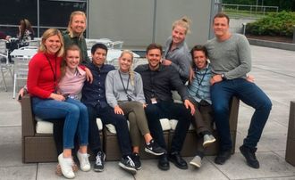 De 12 studentene har brukt sommeren på å utvikle en helt ny smartby på Kjeller..