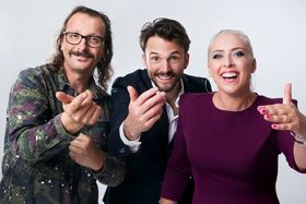 Stjernekamps programledere (f.v.) Thomas Felberg, Mona B. Riise og Kåre Magnus Bergh.