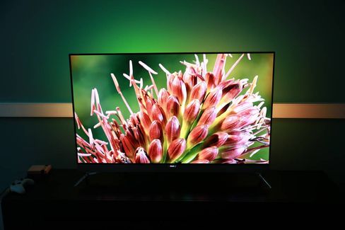 Vi falt pladask for Philips' OLED-TV i fjor. Kommer den i større format i år?.
