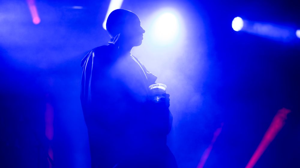 Godt lysshow, ellers forholdsvis rolig sceneshow fra Store P. 1/250 s - f/1.4 .- ISO 160.