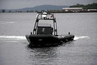 Odin er 10,9 meter langt, 3,5 meter bredt og har to Volvo Penta-motorer og to Hamilton vannjet. Bygget av Helgeland Plast etter FFIs spesifikasjoner.