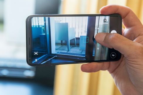 Kameraet har fått mange oppgraderinger, og det inkluderer bedre stabilisering og ekstremt lyssterkt glass på f/1.6.