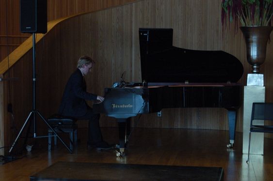 DYKTIG MUSIKER: Det var drevne fingre som løp over tangentene i operaen.