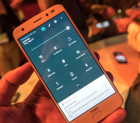 Android-menyene er så å si rene. I Europa blir det neppe noe mer enn Moto-appen og kameraappen som tydelig viser at dette ikke er programvare rett fra Google.