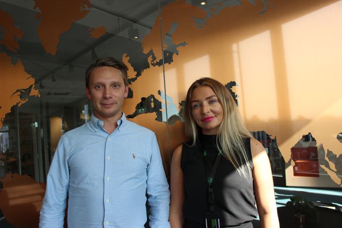 Mads Wildhagen og Rikke Marlene Røhme opplever at kunder og samarbeidspartnere etterspør kvinnelige kandidater til IT-stillinger.